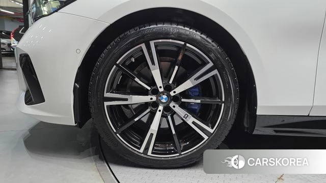 BMW 5 Series (G60) id 4612235 из Кореи 27