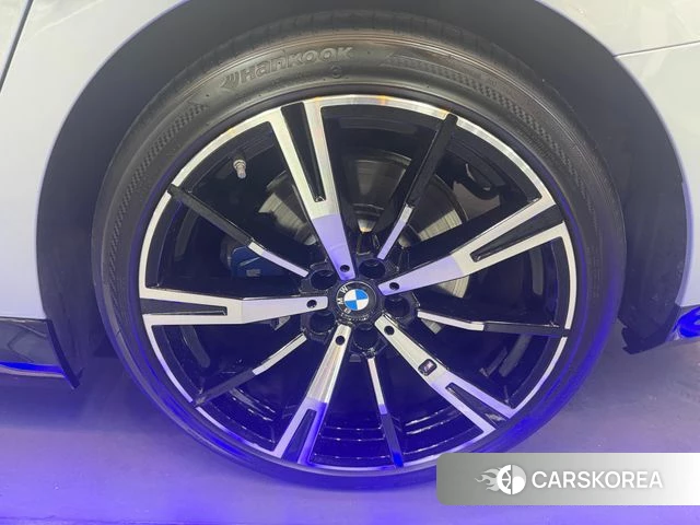 BMW 5 Series (G60) id 3805571 из Кореи 15