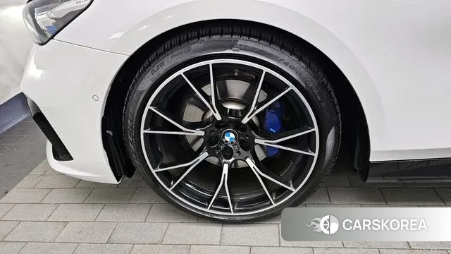 BMW 5 Series (G60) id 3316551 из Кореи 15