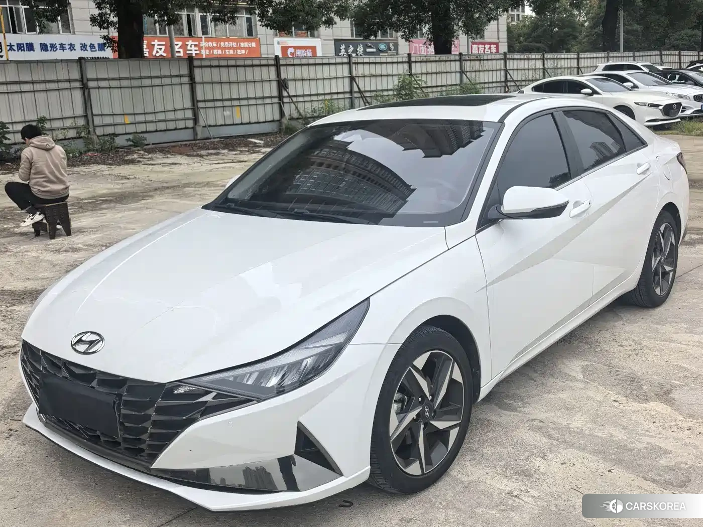 Hyundai Elantra 2023 Белый из Китая, фото 5