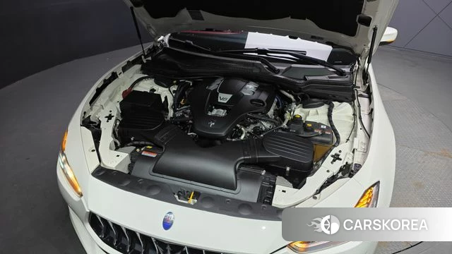 Maserati Ghibli id 4519975 из Кореи 30