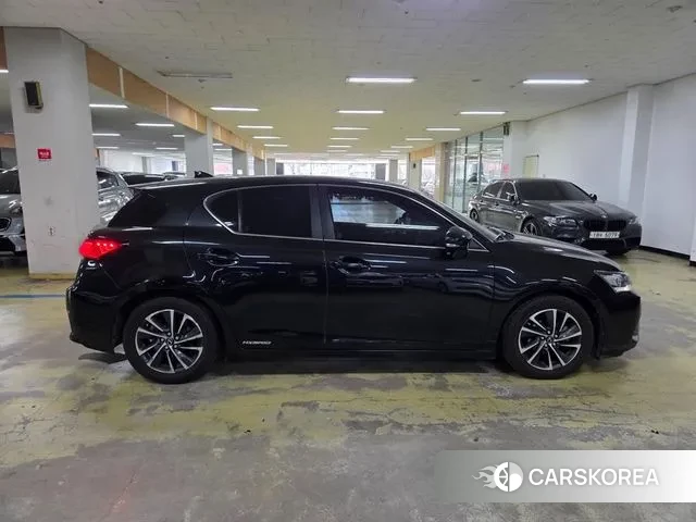 Lexus CT200h id 3469932 из Кореи 15