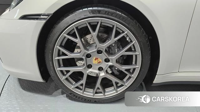 Porsche 911(992) id 4590628 из Кореи 26