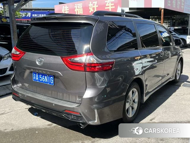 Toyota Sienna id 4260588 из Китая 8