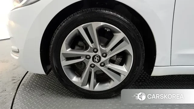 Hyundai Avante AD id 3608326 из Кореи 15