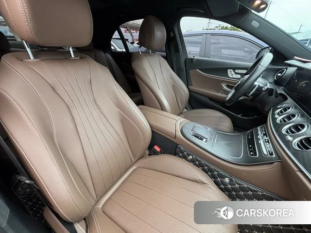Mercedes-Benz E-class (imported) 2022 Черный из Китая, фото 5