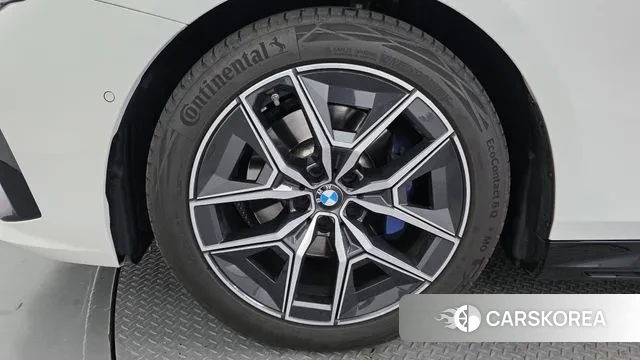 BMW 5 Series (G60) id 3523336 из Кореи 15