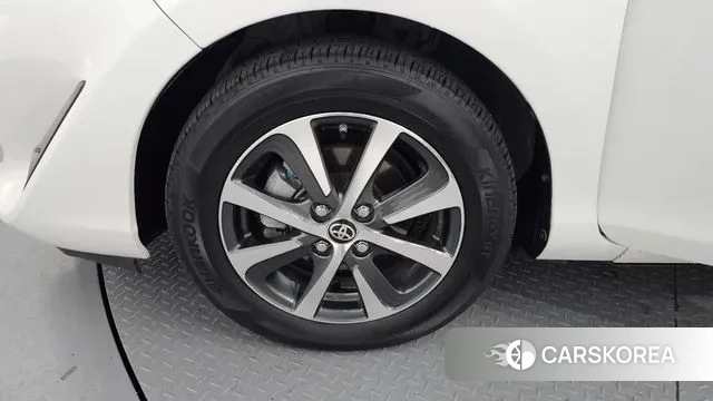 Toyota Prius C id 3552779 из Кореи 15