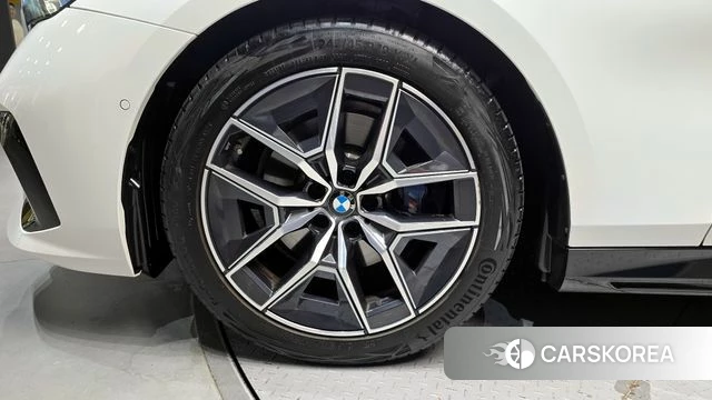 BMW 5 Series (G60) id 4280556 из Кореи 25