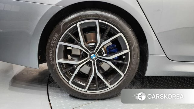 BMW 5 Series (G30) id 4186295 из Кореи 29