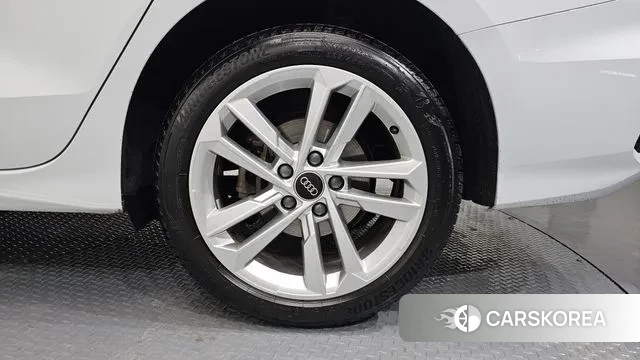 Audi A3 (8Y) id 3720846 из Кореи 15