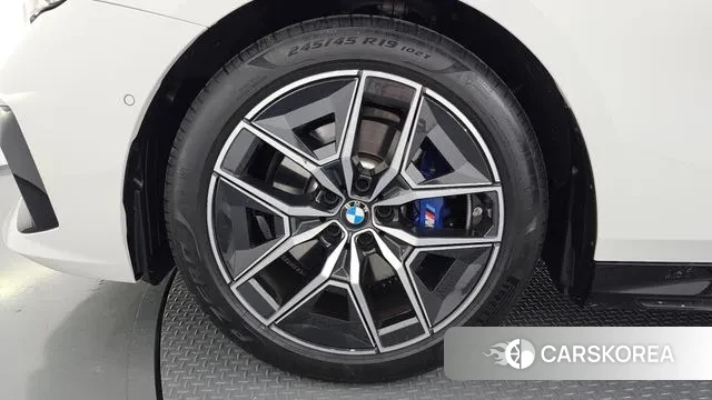 BMW 5 Series (G60) id 3442188 из Кореи 15