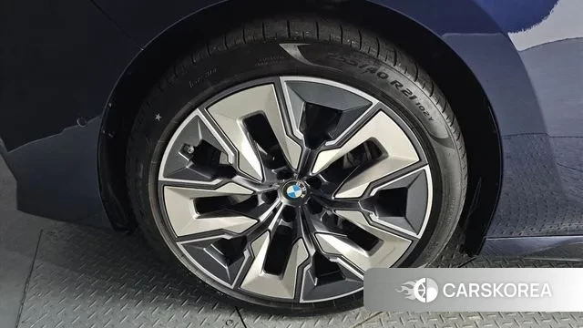 BMW i7 (G70) id 3472541 из Кореи 15