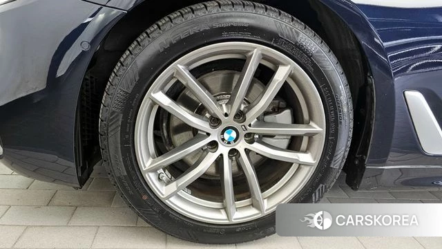 BMW 5 Series (G30) id 3937205 из Кореи 15