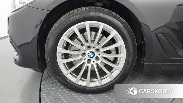 BMW 5 Series (G30) id 4502133 из Кореи 28