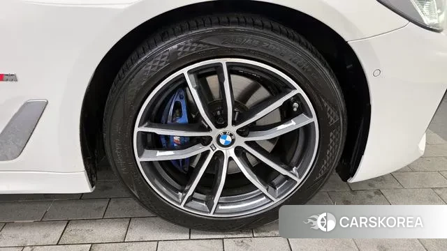 BMW 5 Series (G30) id 3788197 из Кореи 15