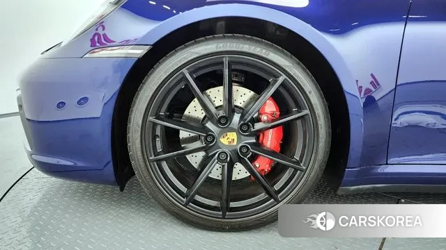 Porsche 911(992) id 3021833 из Кореи 15