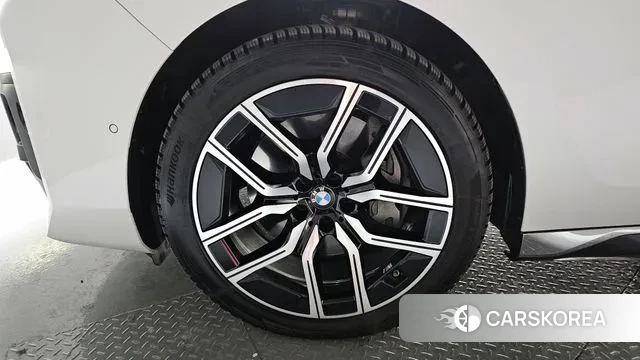 BMW 7 Series (G70) id 3663897 из Кореи 15