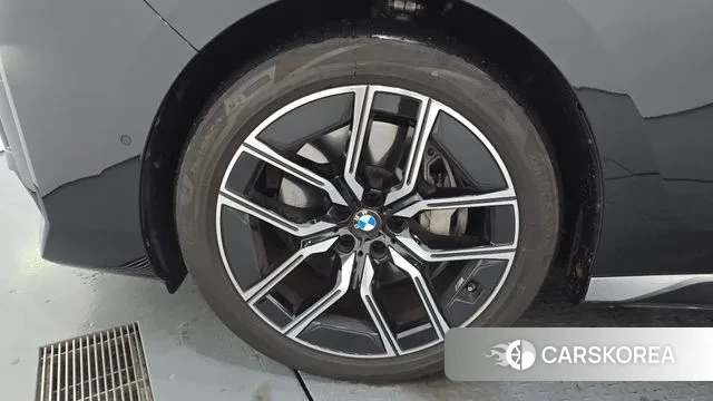 BMW 7 Series (G70) id 3446989 из Кореи 15