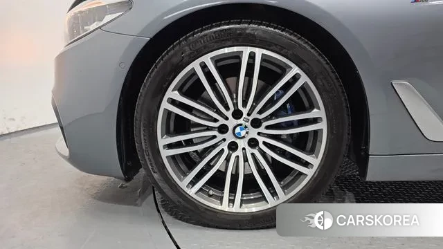 BMW 5 Series (G30) id 3535699 из Кореи 15