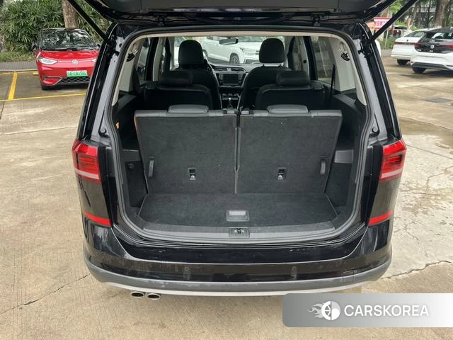 Volkswagen Touran L id 4219936 из Китая 7