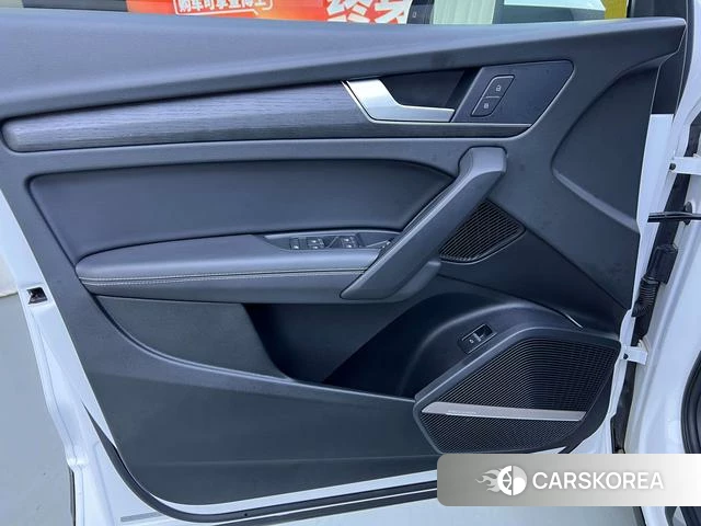 Audi Q5L id 4228521 из Китая 22