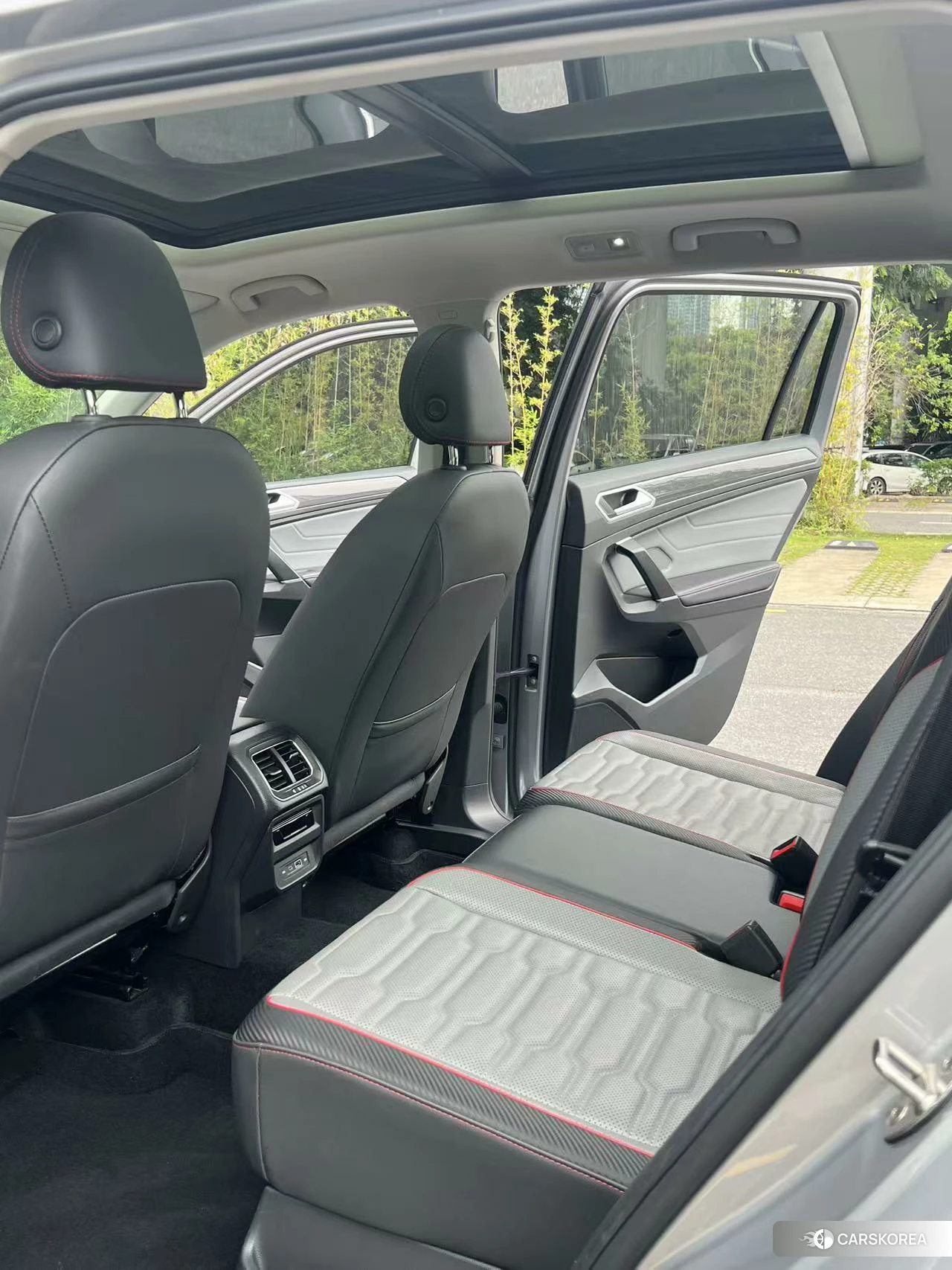 Volkswagen Tiguan L PHEV id 4455823 из Китая 11