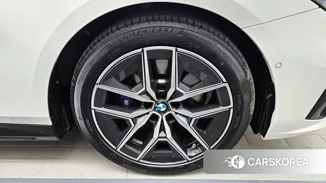 BMW 5 Series (G60) id 3442227 из Кореи 15