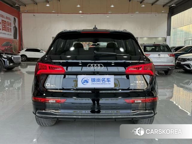 Audi Q5L id 3882642 из Китая 17