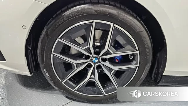 BMW 5 Series (G60) id 3420127 из Кореи 15