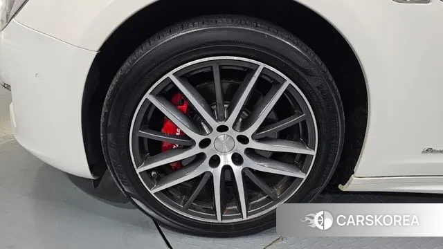 Maserati Ghibli id 3134605 из Кореи 15