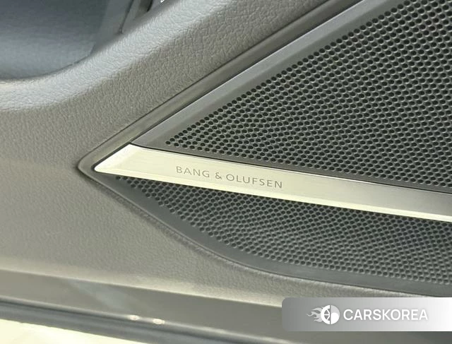 Audi A8 id 4307462 из Китая 13