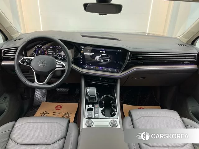 Volkswagen Touareg 2024 Черный из Китая, фото 5