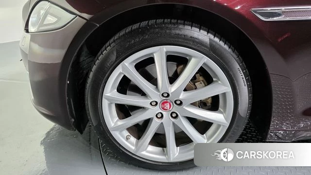 Jaguar All New XJ id 4390342 из Кореи 28