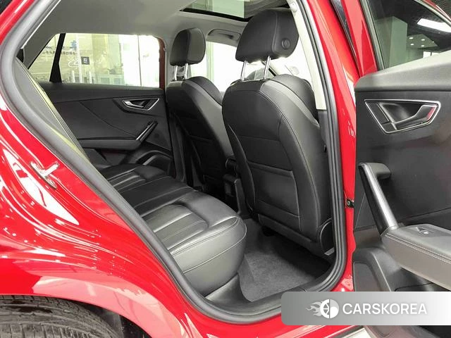 Audi Q2L id 4313550 из Китая 14