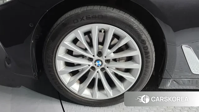 BMW 5 Series (G30) id 3396829 из Кореи 15