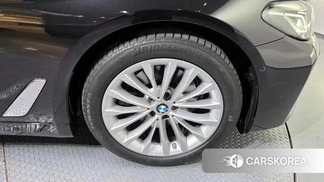 BMW 5 Series (G30) id 3406019 из Кореи 15