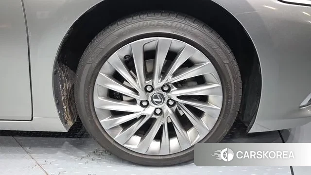 Lexus ES300h 7th generation id 3681124 из Кореи 15