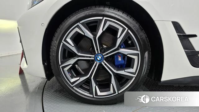BMW i4 id 4749875 из Кореи 26