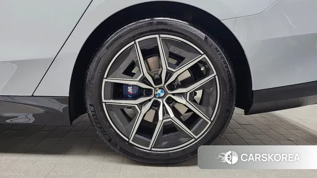 BMW 5 Series (G60) id 3565374 из Кореи 15