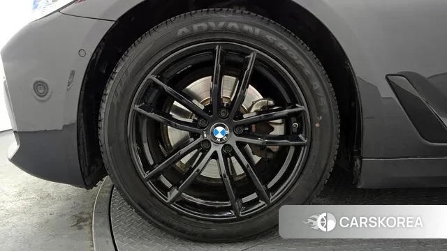 BMW 5 Series (G30) id 3687284 из Кореи 15