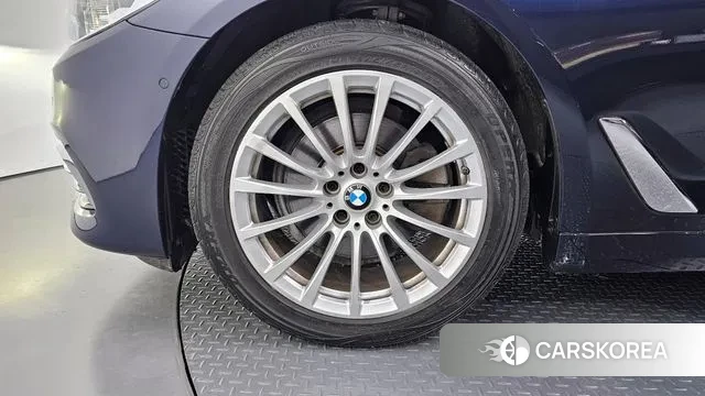 BMW 5 Series (G30) id 3362369 из Кореи 15