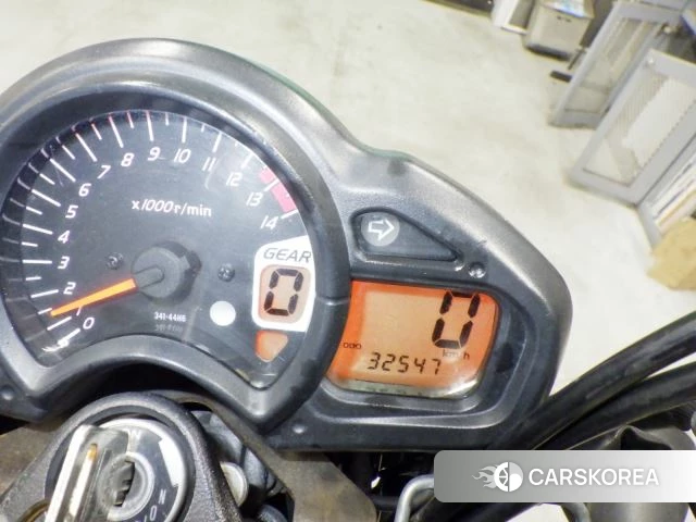 Suzuki GLADIUS 400 id 4205981 из Японии 19