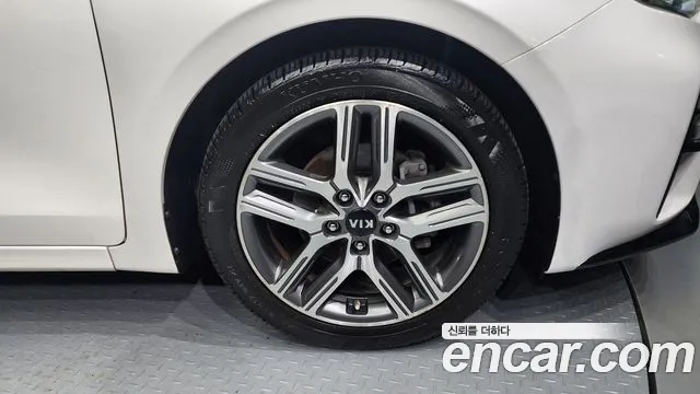 Kia Come New K3 id 2798114 из Кореи 15