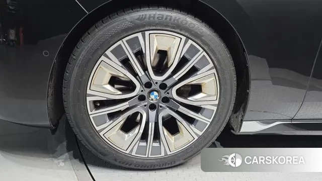 BMW 7 Series (G70) id 3544945 из Кореи 15