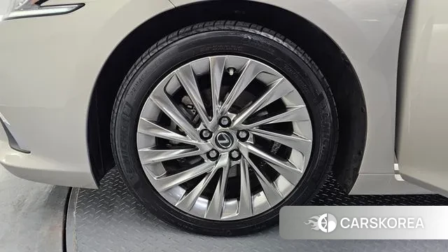 Lexus ES300h 7th generation id 3351123 из Кореи 15