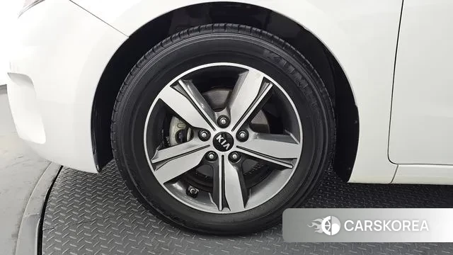 Kia The New K3 id 3480347 из Кореи 15