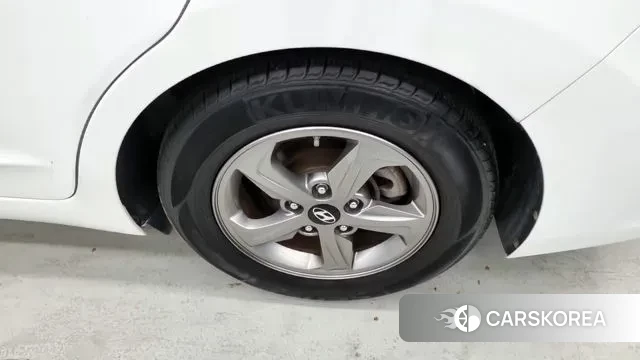 Hyundai Avante AD id 3568797 из Кореи 13