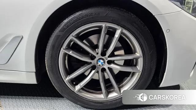 BMW 5 Series (G30) id 3779273 из Кореи 15