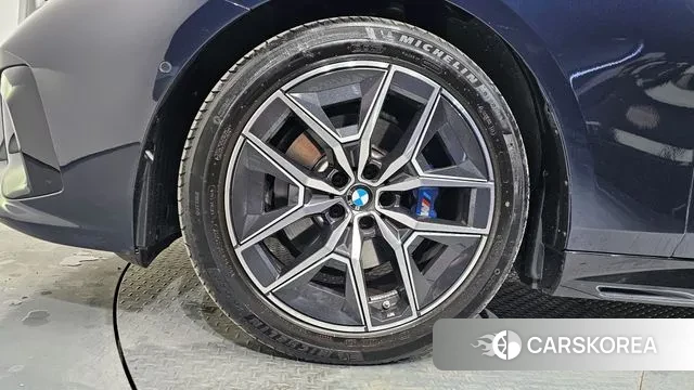 BMW 5 Series (G60) id 3599715 из Кореи 15